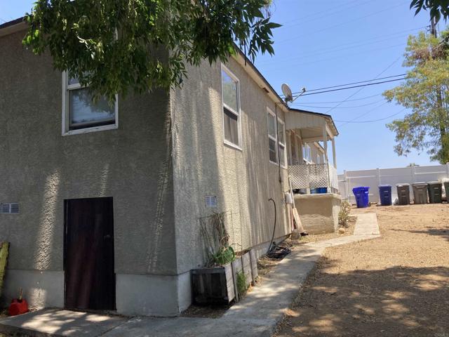 1916 1918 Skyline Drive, Lemon Grove CA: https://media.crmls.org/mediaz/f3e0e7e2-dc71-455e-b143-0c03d384534e.jpg