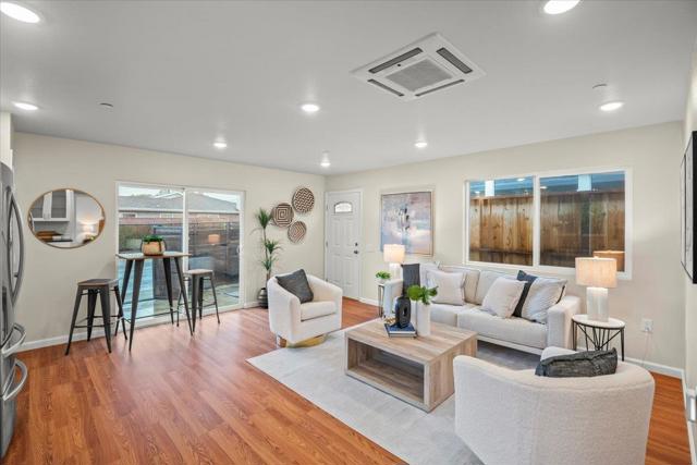 1350 N Cabrillo Highway, Half Moon Bay CA: https://media.crmls.org/mediaz/f3e1c890-6d39-422d-a5ef-51262ef618a3.jpg