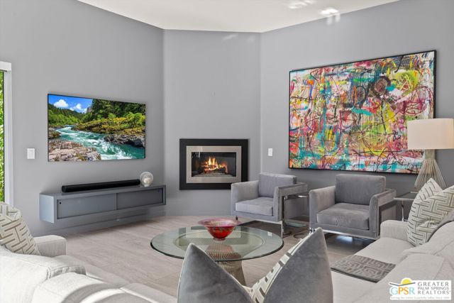 1062 Hunter Drive, Palm Springs CA: https://media.crmls.org/mediaz/f3e1ea49-3a55-48de-8297-8950c74e6794.jpg