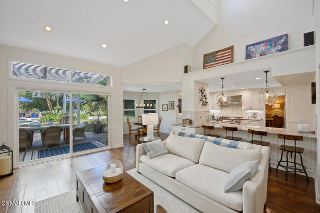 1732 Crooked Trail Place, Westlake Village CA: https://media.crmls.org/mediaz/f3e260ee-87a2-459e-a27c-9e8489d5dd68.jpg