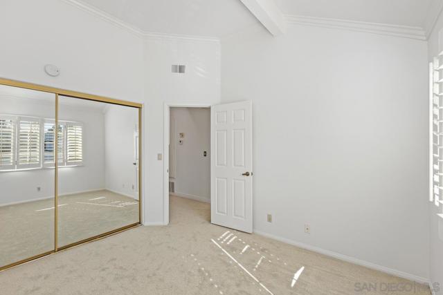 8585 Via Mallorca, La Jolla CA: https://media.crmls.org/mediaz/f3e28803-bbad-41b3-9d70-cc7309118b65.jpg