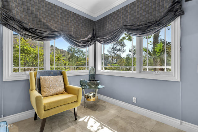 9999 Wornom Avenue, Sunland CA: https://media.crmls.org/mediaz/f3e2a49b-7efb-46e7-972f-095473eeba90.jpg