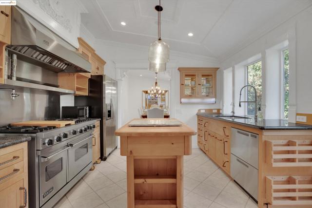 17 Pomo Ct, Napa CA: https://media.crmls.org/mediaz/f3e2dc99-a6a0-4914-abdd-cc7eca785008.jpg