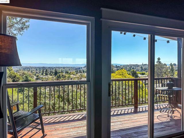 4329 Lawrence Dr, Castro Valley CA: https://media.crmls.org/mediaz/f3e2e3bf-a0bb-45fe-8d0a-bac8982842dd.jpg