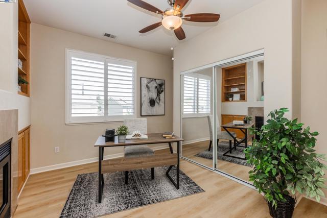 261 Kelley Mist Ct, Tracy CA: https://media.crmls.org/mediaz/f3e37a97-2eca-41e9-8fce-6a0bfafd2488.jpg