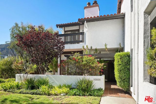 1547 Palisades Drive, Pacific Palisades, CA 90272