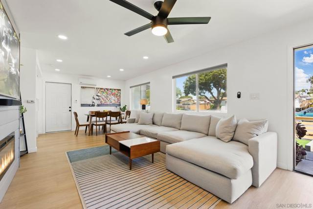 4862 Kesling Ct, San Diego CA: https://media.crmls.org/mediaz/f3e41b44-dff5-42f4-921c-18b1ad60ac2c.jpg