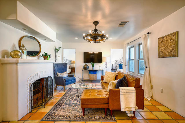 Living Room102L