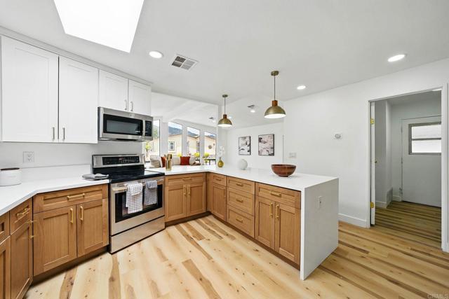 8975 Lawrence Welk Drive, Escondido CA: https://media.crmls.org/mediaz/f3e50936-5718-40f6-b17f-bb78f5594289.jpg