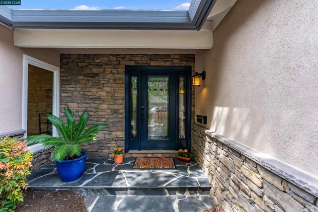 438 Odin Dr, Pleasant Hill CA: https://media.crmls.org/mediaz/f3e53889-ed62-4b91-a749-c97362825d78.jpg