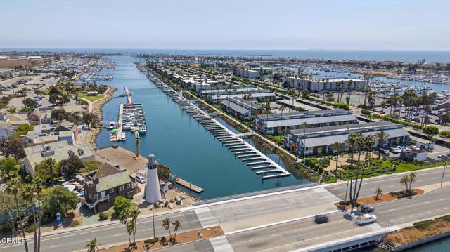 676 Pacific Cove Drive, Port Hueneme CA: https://media.crmls.org/mediaz/f3e55df1-3757-4e1a-a917-10fc5073b8be.jpg