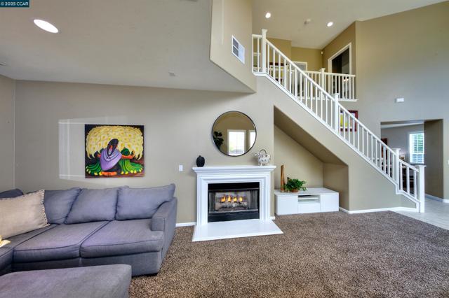 2927 Carlingford Ln, Vallejo CA: https://media.crmls.org/mediaz/f3e5922e-9ed7-49af-8abf-f8c6fc93a55f.jpg