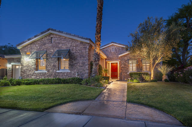 61260 Portulaca Drive, La Quinta CA: https://media.crmls.org/mediaz/f3e5c888-42ea-4c3b-8c36-c7f1bbc3a9d2.jpg