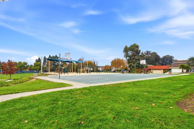 4490 Buckthorn Ct, Concord CA: https://media.crmls.org/mediaz/f3e5d7b2-c271-4876-a6e2-e1e7484efdff.jpg