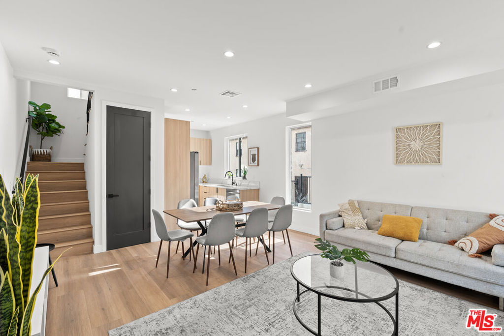 1/2 S Carondelet Street