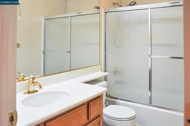 7809 Caracena Ct, Vallejo CA: https://media.crmls.org/mediaz/f3e6220b-e475-40db-a98b-eba5b6a63fdc.jpg