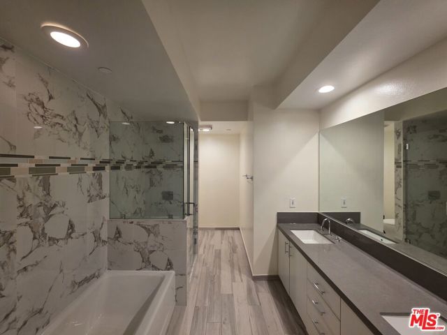 12000 Goshen Avenue, Los Angeles CA: https://media.crmls.org/mediaz/f3e71925-3854-4801-aa15-5cc87fa5d97f.jpg