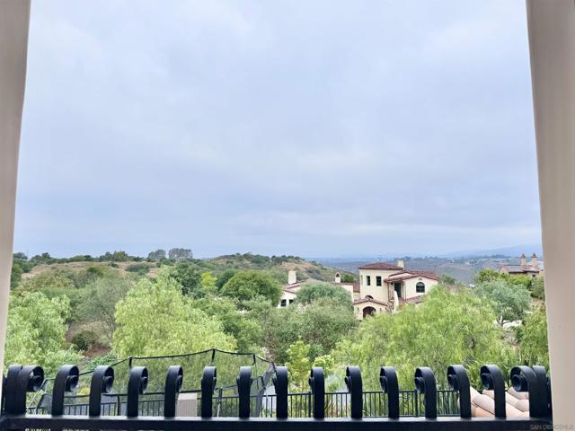 14911 Encendido, San Diego CA: https://media.crmls.org/mediaz/f3e84f82-ea3a-4640-bdd1-e64469b6a606.jpg