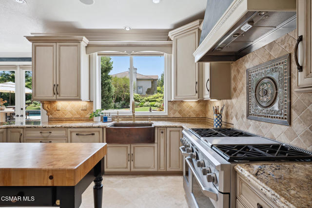 684 Noble Road, Simi Valley CA: https://media.crmls.org/mediaz/f3e8a882-2c73-445e-a72b-13ec5d06f44b.jpg