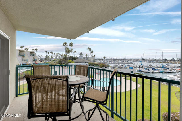 2901 Peninsula Road, Oxnard CA: https://media.crmls.org/mediaz/f3e9f6e7-dd08-4010-9eb0-c55a30640306.jpg
