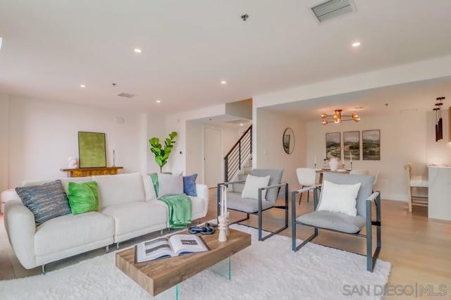 425 W Beech St, San Diego CA: https://media.crmls.org/mediaz/f3ea15b5-5597-49a6-bbef-5b151fdef415.jpg