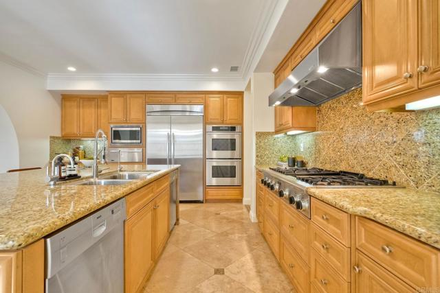 14317 Salida Del Sol, San Diego CA: https://media.crmls.org/mediaz/f3ea4a60-2600-4b21-a349-0c7046ec6b2e.jpg
