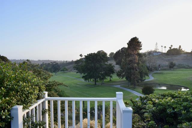 2206 Luz Way, Oceanside CA: https://media.crmls.org/mediaz/f3eb0e9b-3684-4026-810f-52e53c3dc4d9.jpg