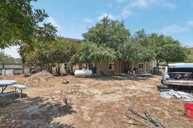 19075 Caesar Drive, Ramona CA: https://media.crmls.org/mediaz/f3eb1231-ee4a-4cbd-b45d-ebfe3c4f431b.jpg
