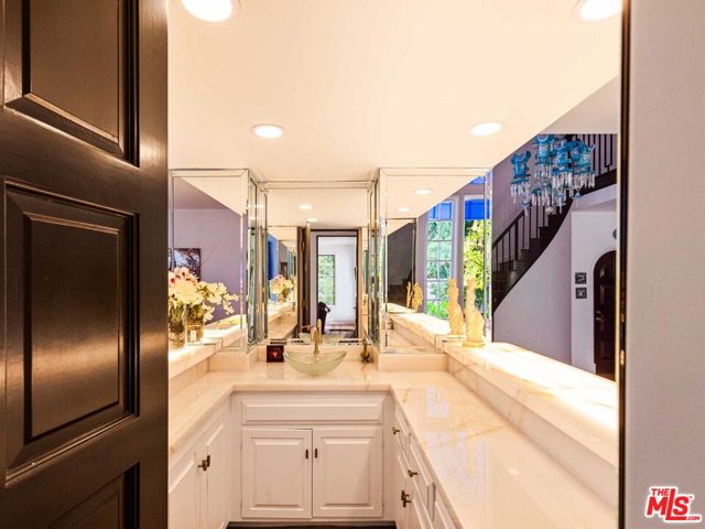 2113 Stoney Hill Road, Los Angeles CA: https://media.crmls.org/mediaz/f3eb29ad-f395-498e-971f-2985c37d17ca.jpg