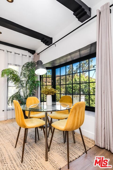9622 Highland Gorge Drive, Beverly Hills CA: https://media.crmls.org/mediaz/f3eb578a-9f5d-427b-bbd9-e5cee2cd0bdd.jpg
