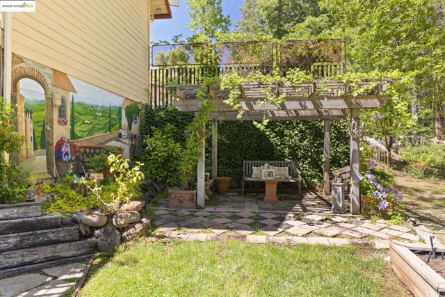 20581 Gerber Rd, Tuolumne CA: https://media.crmls.org/mediaz/f3ec59aa-8d59-43b3-b5d4-af9dc02d6f48.jpg