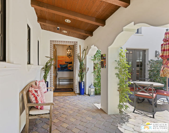 27 Cassis Circle, Rancho Mirage CA: https://media.crmls.org/mediaz/f3ec64f5-cb61-4f2e-bad0-8acfee18b384.jpg