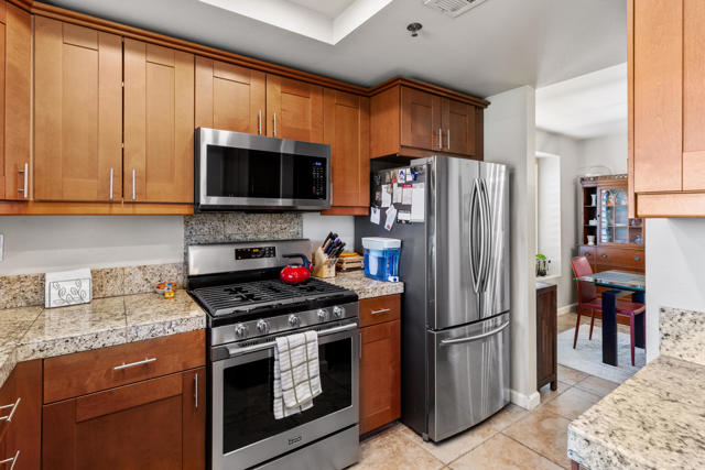 34041 Calle Mora, Cathedral City CA: https://media.crmls.org/mediaz/f3ec86b5-4a18-4f21-80b4-fc1c691eeb4b.jpg