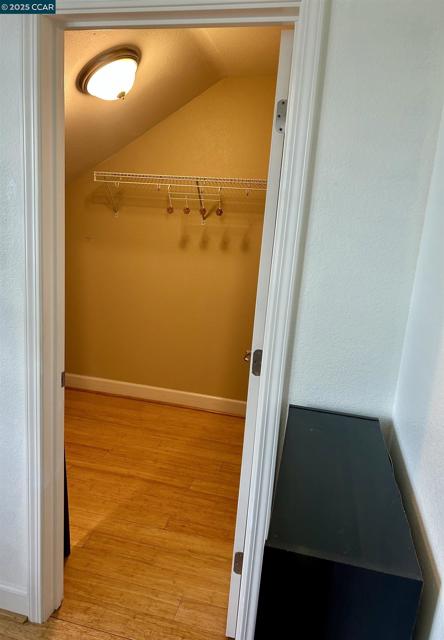 2036 Serra Ln, Hercules CA: https://media.crmls.org/mediaz/f3ecc699-9894-4465-b1d6-ab6628845838.jpg