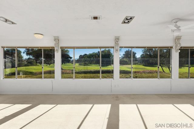 12039 Caminito Cadena, San Diego CA: https://media.crmls.org/mediaz/f3ecf722-2d74-4aa8-8677-7bd8a0cefc68.jpg