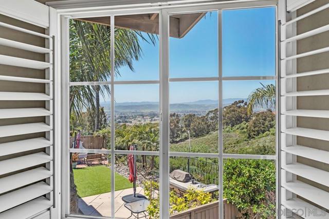 4252 Alta Vista Court, Oceanside CA: https://media.crmls.org/mediaz/f3ed5efa-483b-48cc-9948-85cb7d6ff6dd.jpg
