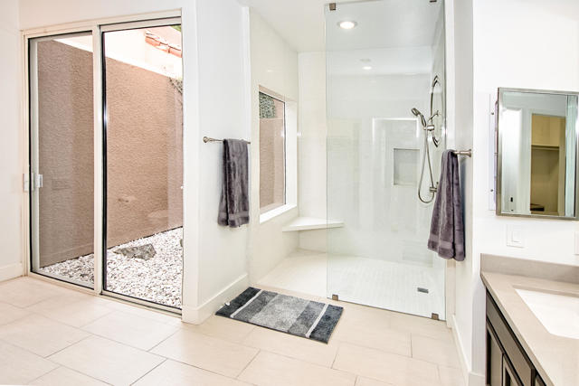 125 Lakeshore Drive, Rancho Mirage CA: https://media.crmls.org/mediaz/f3ed7288-9cd0-40a3-b2b0-ba9d1b92e9ba.jpg