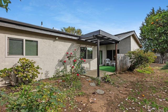 Detail Gallery Image 19 of 39 For 727 Nob Cir, Vista,  CA 92084 - 2 Beds | 2 Baths