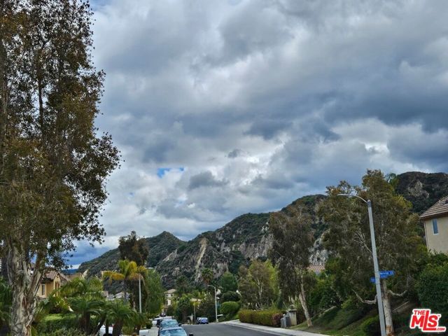 26505 Thackery Lane, Stevenson Ranch CA: https://media.crmls.org/mediaz/f3eddf4a-a7ab-482d-a516-9deaa4f96ae1.jpg