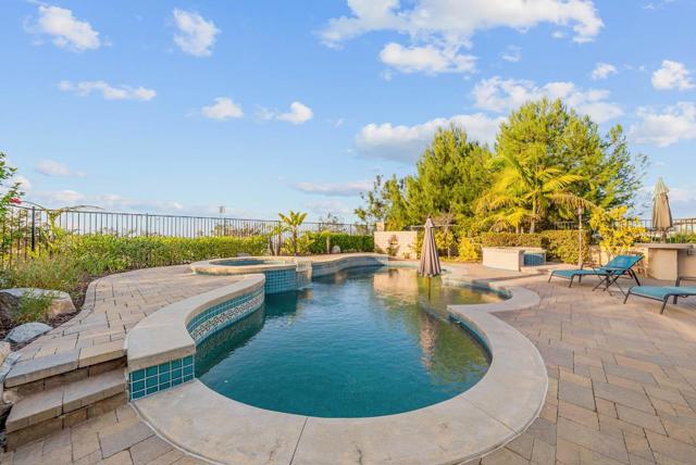 542 Adobe Estates Dr, Vista CA: https://media.crmls.org/mediaz/f3ee6b4a-0986-4790-aca1-aa4ebcdc3634.jpg