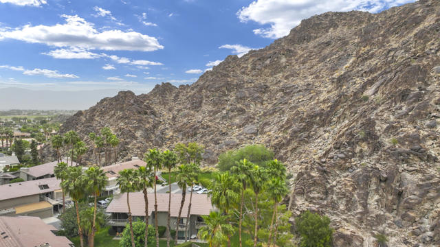 Image 27 of 30 For 78225 Cortez Lane 185