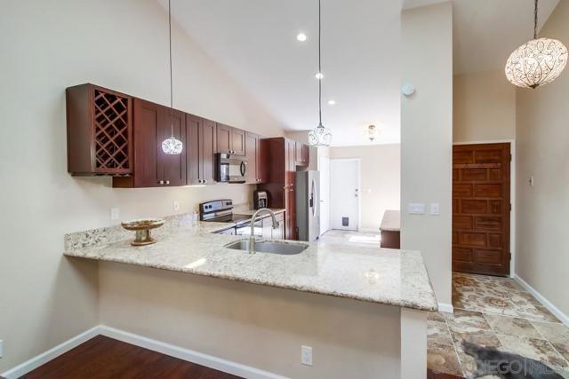 17832 Avenida Cordillera, San Diego CA: https://media.crmls.org/mediaz/f3eef5d5-89cf-4f89-8ded-bfe74cb08f3e.jpg