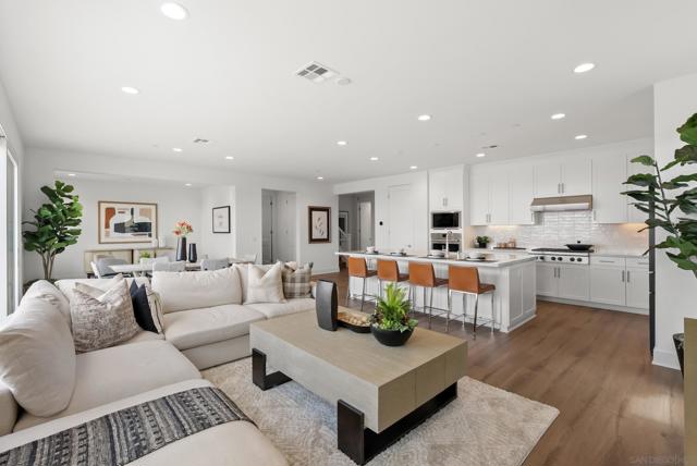 948 Visalia Pl, San Marcos CA: https://media.crmls.org/mediaz/f3eeff44-7e41-408c-aa91-27cbba56b981.jpg