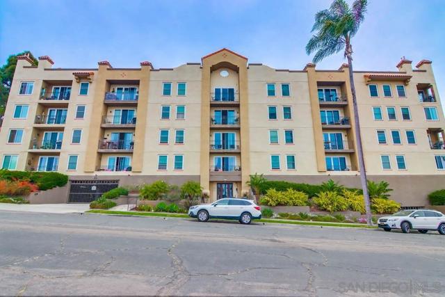 2445 Brant St, San Diego CA: https://media.crmls.org/mediaz/f3ef20f1-5618-457f-857d-482c68d63857.jpg