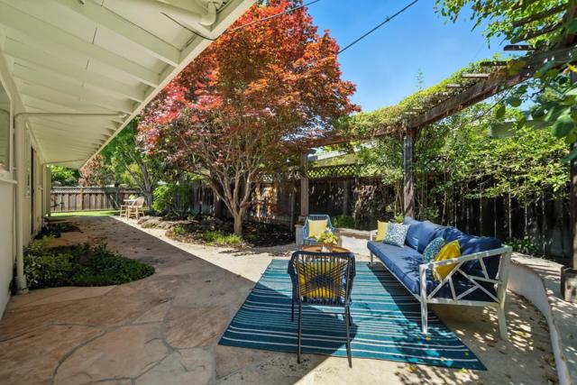 821 E Meadow Drive, Palo Alto CA: https://media.crmls.org/mediaz/f3efaf5b-0563-42e7-a2c3-441504ea0ccc.jpg