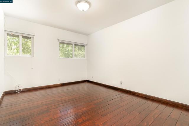 2345 Paloma Ct, Pinole CA: https://media.crmls.org/mediaz/f3f0db98-d3e5-4226-898c-d7d7096c9a4a.jpg