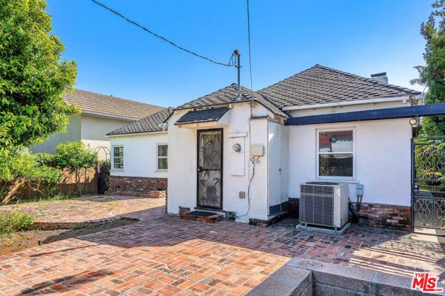 1358 Woodruff Avenue, Los Angeles CA: https://media.crmls.org/mediaz/f3f120ac-f776-4aeb-8b86-9eb7c1ec38cf.jpg