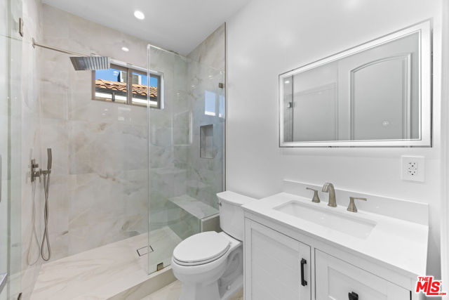 6723 Sunnyslope Avenue, Van Nuys CA: https://media.crmls.org/mediaz/f3f1fc2d-b681-4610-8983-ac250ba33f1a.jpg