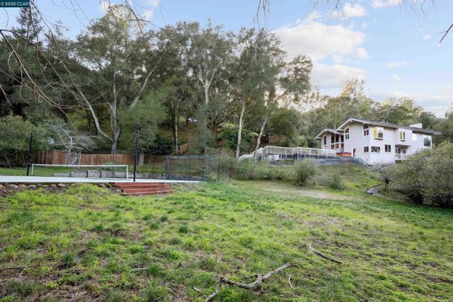 35 Tiger Tail Court, Orinda CA: https://media.crmls.org/mediaz/f3f28353-b53e-498f-b108-9ecd0c3f946e.jpg