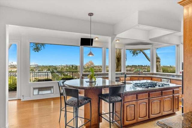 2205 Locust St, San Diego CA: https://media.crmls.org/mediaz/f3f40240-6f3b-44dd-9766-76e68d302650.jpg